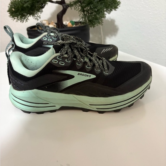 Brooks Black and Mint Athletic Shoes - Picture 4 of 9